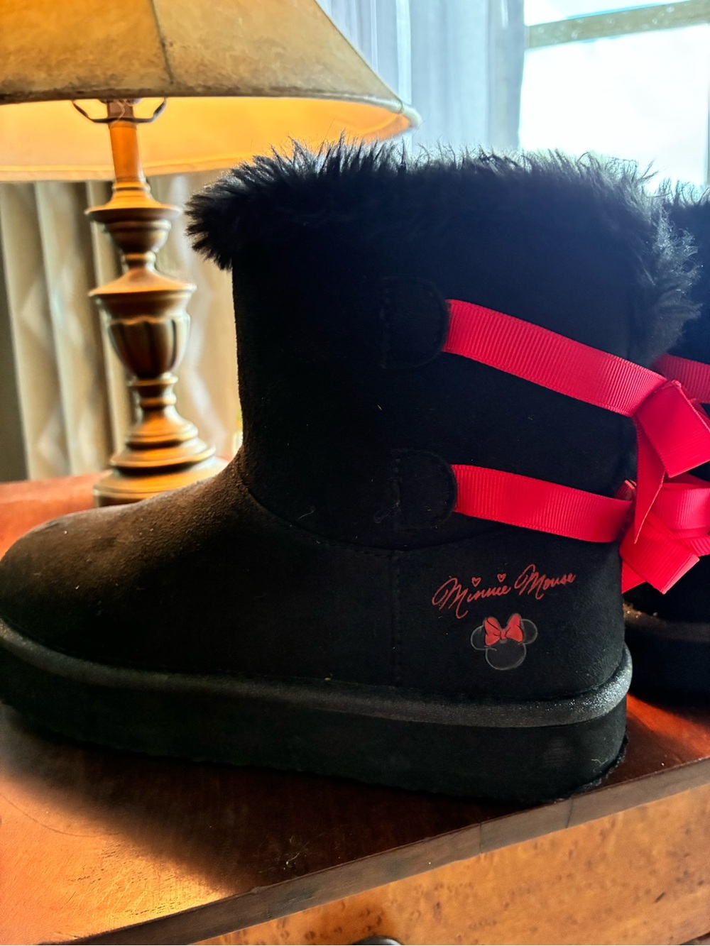 Disney Minnie Mouse Black Boots with Red Bow Accents Size 3